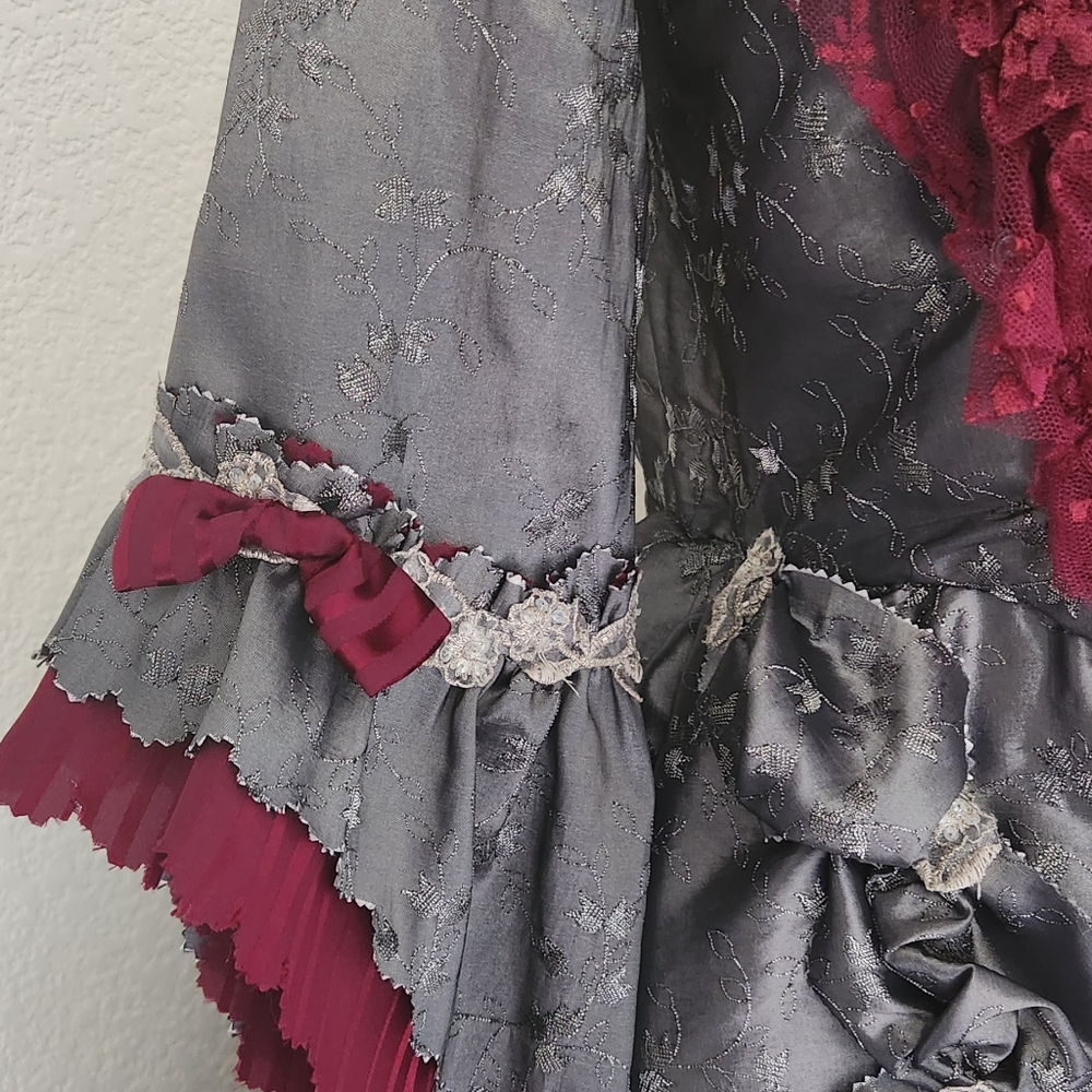 French Sack-Back Historical Recreation Gown - Picture 4 of 9